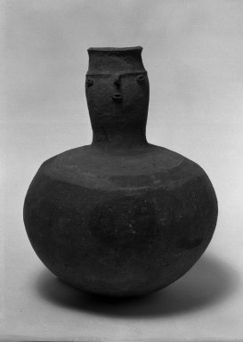  <em>Globular Bottle</em>. Clay Brooklyn Museum, Museum Expedition 1938, Dick S. Ramsay Fund, 38.592. Creative Commons-BY (Photo: Brooklyn Museum, 38.592_acetate_bw.jpg)