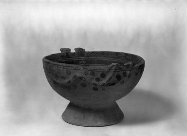  <em>Cup</em>. Clay Brooklyn Museum, Museum Expedition 1938, Dick S. Ramsay Fund, 38.604. Creative Commons-BY (Photo: Brooklyn Museum, 38.604_acetate_bw.jpg)