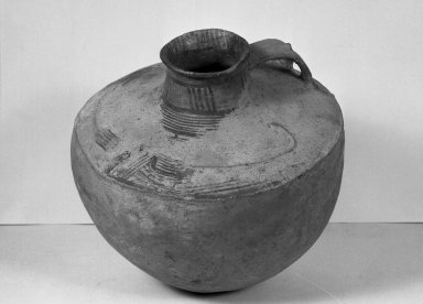  <em>Large Water Jar</em>. Clay Brooklyn Museum, Museum Expedition 1938, Dick S. Ramsay Fund, 38.606. Creative Commons-BY (Photo: Brooklyn Museum, 38.606_acetate_bw.jpg)
