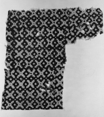  <em>Egypto-Arabic Textile found in Egypt</em>, 12th–15th century. Block-printed cotton, 14 3/4 x 11 1/4 in. (37.5 x 28.5 cm). Brooklyn Museum, Charles Edwin Wilbour Fund, 38.841. Creative Commons-BY (Photo: Brooklyn Museum, 38.841_acetate_bw.jpg)