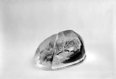 American. <em>Paperweight, Plymouth Rock</em>, 1876. Glass, 1 1/4 x 3 3/8 x 2 1/4 in. (3.2 x 8.6 x 5.7 cm). Brooklyn Museum, Gift of Mrs. William Greig Walker by subscription, 40.230. Creative Commons-BY (Photo: Brooklyn Museum, 40.230_acetate_bw.jpg)
