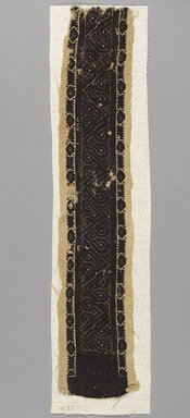 Coptic. <em>Band Fragment with Geometric Decoration</em>, 4th-5th century C.E. Flax, wool, 18 x 3 1/2 in. (45.7 x 8.9 cm). Brooklyn Museum, Gift of Pratt Institute, 41.811. Creative Commons-BY (Photo: Brooklyn Museum, 41.811_PS9.jpg)