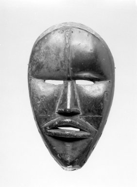 Dan. <em>Mask</em>, late 19th or early 20th century. Wood, 8 1/2 x 5 1/2 x 3 in. (21.6 x 14 x 7.6 cm). Brooklyn Museum, Gift of Arthur Wiesenberger, 43.177.10. Creative Commons-BY (Photo: Brooklyn Museum, 43.177.10_bw.jpg)