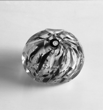  <em>Paperweight</em>, last half of 19th century. Glass, 1 3/4 x 2 1/2 in. (4.4 x 6.4 cm). Brooklyn Museum, Gift of Arthur W. Clement, 45.1.15. Creative Commons-BY (Photo: Brooklyn Museum, 45.1.15_acetate_bw.jpg)