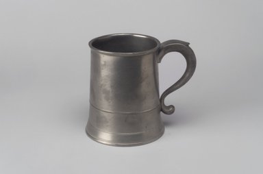 Jacob Whitmore. <em>Pint Mug</em>, 1758-1790. Pewter, 4 1/2 x 5 3/8 x 4 in. (11.4 x 13.7 x 10.2 cm). Brooklyn Museum, Designated Purchase Fund, 45.10.114. Creative Commons-BY (Photo: Brooklyn Museum, 45.10.114.jpg)