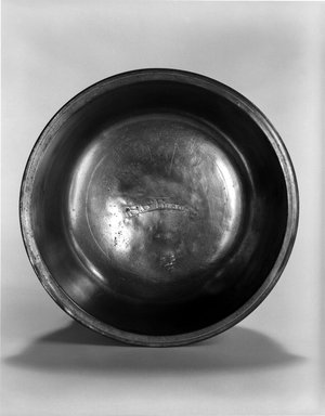 Samuel Green. <em>Basin</em>, 1779–1828. Pewter, 1 7/8 x 5 7/8 x 5 7/8 in. (4.8 x 14.9 x 14.9 cm). Brooklyn Museum, Designated Purchase Fund, 45.10.14. Creative Commons-BY (Photo: Brooklyn Museum, 45.10.14_bw.jpg)