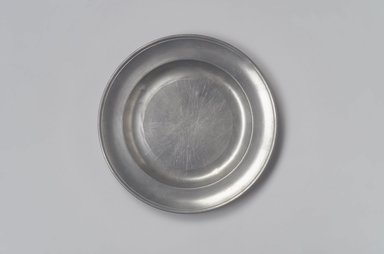 Benjamin Harbeson Jr.. <em>Plate</em>, ca. 1800. Pewter, 3/4 x 7 7/8 x 7 7/8 in. (1.9 x 20 x 20 cm). Brooklyn Museum, Designated Purchase Fund, 45.10.177. Creative Commons-BY (Photo: Brooklyn Museum, 45.10.177.jpg)