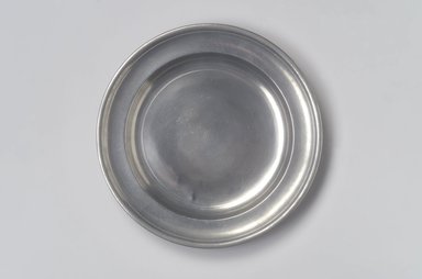 Thomas Danforth III (American, 1756–1840). <em>Plate</em>, 1777–1818. Pewter, 1 x 9 x 9 in. (2.5 x 22.9 x 22.9 cm). Brooklyn Museum, Designated Purchase Fund, 45.10.180. Creative Commons-BY (Photo: Brooklyn Museum, 45.10.180.jpg)