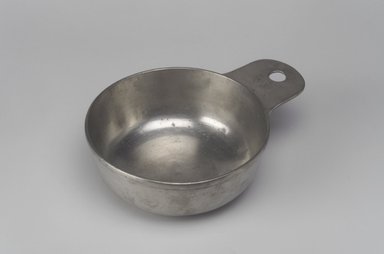 Unknown. <em>Porringer</em>, n.d. Pewter, 2 1/8 x 7 1/8 x 5 3/8 in. (5.4 x 18.1 x 13.7 cm). Brooklyn Museum, Designated Purchase Fund, 45.10.188. Creative Commons-BY (Photo: Brooklyn Museum, 45.10.188.jpg)