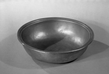 William Will. <em>Basin</em>, 1764-1798. Pewter, 6 5/16 in. (16 cm). Brooklyn Museum, Designated Purchase Fund, 45.10.192. Creative Commons-BY (Photo: Brooklyn Museum, 45.10.192_acetate_bw.jpg)