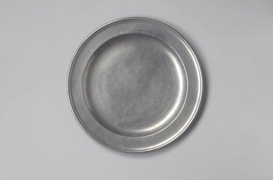 Richard Austin. <em>Dish</em>, 1793-1817. Pewter, 3/4 x 12 1/4 x 12 1/4 in. (1.9 x 31.1 x 31.1 cm). Brooklyn Museum, Designated Purchase Fund, 45.10.20. Creative Commons-BY (Photo: Brooklyn Museum, 45.10.20.jpg)