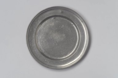  <em>Dish</em>. Pewter, 5/8 x 9 x 9 in. (1.6 x 22.9 x 22.9 cm). Brooklyn Museum, Designated Purchase Fund, 45.10.220. Creative Commons-BY (Photo: Brooklyn Museum, 45.10.220.jpg)