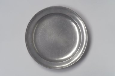 Samuel Pierce. <em>Dish</em>, 1792–1830. Pewter, 1 1/8 x 11 1/4 x 11 1/4 in. (2.9 x 28.6 x 28.6 cm). Brooklyn Museum, Designated Purchase Fund, 45.10.23. Creative Commons-BY (Photo: Brooklyn Museum, 45.10.23.jpg)