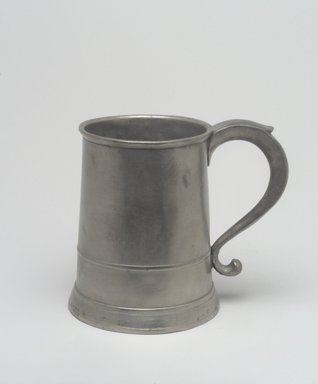 Samuel Hamlin. <em>Quart Mug</em>, 1771-1801. Pewter, 5 7/8 x 6 7/8 x 4 3/4 in. (14.9 x 17.5 x 12.1 cm). Brooklyn Museum, Designated Purchase Fund, 45.10.42. Creative Commons-BY (Photo: Brooklyn Museum, 45.10.42.jpg)