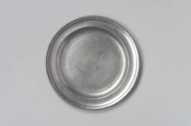 Thomas Melville (The Younger). <em>Plate</em>, 1796–1824. Pewter, 5/8 x 8 3/8 x 8 3/8 in. (1.6 x 21.3 x 21.3 cm). Brooklyn Museum, Designated Purchase Fund, 45.10.44. Creative Commons-BY (Photo: Brooklyn Museum, 45.10.44.jpg)