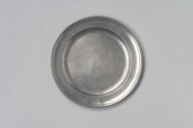 Gershom Jones. <em>Plate</em>, 1774–1809. Pewter, 1/2 x 8 x 8 in. (1.3 x 20.3 x 20.3 cm). Brooklyn Museum, Designated Purchase Fund, 45.10.48. Creative Commons-BY (Photo: Brooklyn Museum, 45.10.48.jpg)