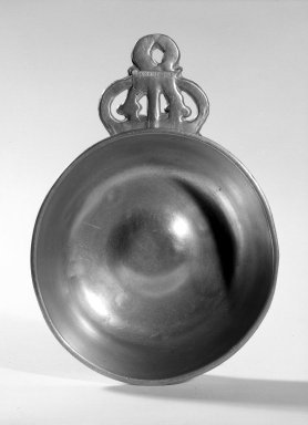 Possibly Richard Lee Sr.. <em>Porringer</em>, 1788-1820. Pewter, 3 15/16 in. (10 cm). Brooklyn Museum, Designated Purchase Fund, 45.10.52. Creative Commons-BY (Photo: Brooklyn Museum, 45.10.52_bw.jpg)