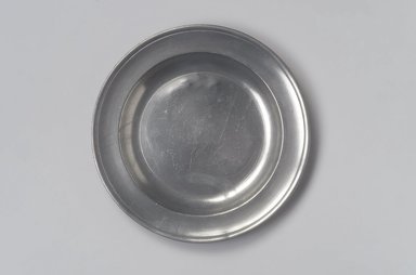 Stephen Barns. <em>Plate</em>, ca. 1792–1800. Pewter, 5/8 x 8 3/4 x 8 3/4 in. (1.6 x 22.2 x 22.2 cm). Brooklyn Museum, Designated Purchase Fund, 45.10.60. Creative Commons-BY (Photo: Brooklyn Museum, 45.10.60.jpg)