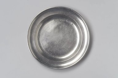 Thomas Danforth II. <em>Plate</em>, 1755–1782. Pewter, 7/8 x 8 7/8 x 8 7/8 in. (2.2 x 22.5 x 22.5 cm). Brooklyn Museum, Designated Purchase Fund, 45.10.68. Creative Commons-BY (Photo: Brooklyn Museum, 45.10.68.jpg)