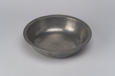 William Danforth. <em>Basin</em>, 1792–1820. Pewter, 2 x 7 7/8 x 8 in. (5.1 x 20 x 20.3 cm). Brooklyn Museum, Designated Purchase Fund, 45.10.93. Creative Commons-BY (Photo: Brooklyn Museum, 45.10.93.jpg)