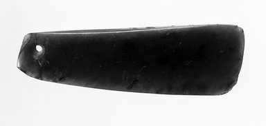 Maori. <em>Knife Blade (Maripi)</em>. Nephrite, 4 1/16 x 1 1/4 x 3/16 in.  (10.3 x 3.2 x .4 cm). Brooklyn Museum, Gift of Mrs. Howard M. Morse, 47.44.4. Creative Commons-BY (Photo: Brooklyn Museum, 47.44.4_bw.jpg)