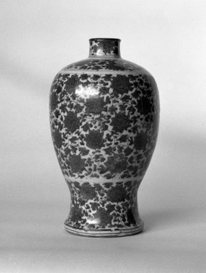  <em>Vase</em>, 1368–1644. Porcelain, 9 5/8 x 5 1/2 in. (24.5 x 14 cm). Brooklyn Museum, Anonymous gift, 48.208. Creative Commons-BY (Photo: Brooklyn Museum, 48.208_bw.jpg)