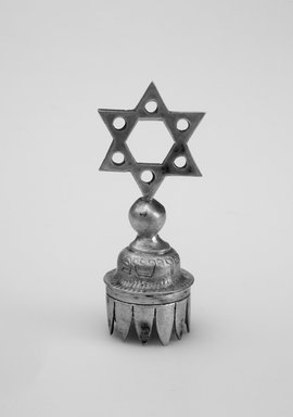 Jewish. <em>Wine Bottle Top</em>, 19th century. Silver, 2 1/2 x 1 x 1 in. (6.4 x 2.5 x 2.5 cm). Brooklyn Museum, Gift of Mrs. Morris Koven, 50.133.2. Creative Commons-BY (Photo: Brooklyn Museum, 50.133.2.jpg)