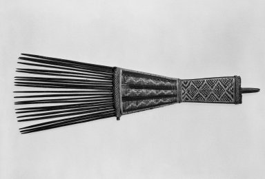 Kwaio. <em>Comb (Faa)</em>. Wood, plant fiber, dye, 2 1/8 × 6 1/4 in. (5.4 × 15.9 cm). Brooklyn Museum, Gift of John W. Vandercook, 51.140.8. Creative Commons-BY (Photo: Brooklyn Museum, 51.140.8_bw.jpg)