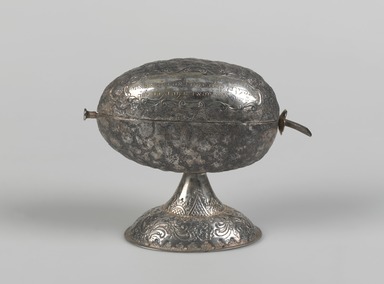  <em>Box in the Form of an Ethrog</em>, ca. 1900 after 17th–century model. Silver, 4 5/8 x 4 3/4 in. (11.7 x 12.1 cm). Brooklyn Museum, Purchased with funds given by the Jerome Levy Foundation, 55.224. Creative Commons-BY (Photo: , 55.224_PS9.jpg)