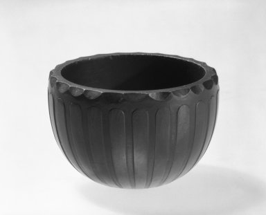 Wedgwood & Bentley (1768-1780). <em>Bowl</em>, ca.1770. Basaltes Brooklyn Museum, Gift of Emily Winthrop Miles, 55.25.10. Creative Commons-BY (Photo: Brooklyn Museum, 55.25.10_bw.jpg)