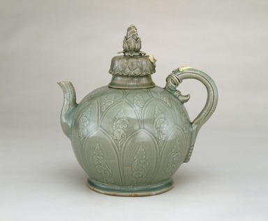  <em>Ewer with Cover</em>, first half 12th century. Stoneware with underglaze slip decoration and celadon glaze, 9 7/8 x 9 1/2 x 5 1/2 in. (25.1 x 24.1 x 14 cm). Brooklyn Museum, Gift of Mrs. Darwin R. James III, 56.138.1a-b. Creative Commons-BY (Photo: Brooklyn Museum, 56.138.1a-b_SL3_edited.jpg)
