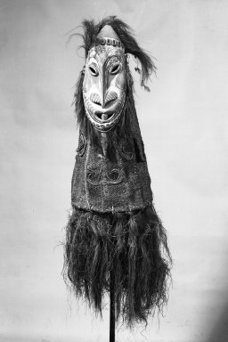 Iatmul. <em>Mask</em>. Wood, 40 3/8 x 31 1/2 in.  (102.5 x 80.0 cm). Brooklyn Museum, Gift of Arturo and Paul Peralta-Ramos, 56.6.2. Creative Commons-BY (Photo: Brooklyn Museum, 56.6.2_acetate_bw.jpg)
