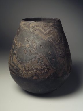 Paracas. <em>Large Jar</em>, 200–100 B.C.E. Ceramic, pigments, 13 1/2 x 12 1/2 x 12 1/2 in. (34.3 x 31.8 x 31.8 cm). Brooklyn Museum, Frank L. Babbott Fund, 59.197.4. Creative Commons-BY (Photo: Brooklyn Museum, 59.197.4.jpg)