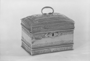 <em>Tea Caddy</em>, ca. 1700. Brass Brooklyn Museum, Museum Collection Fund, 59.37. Creative Commons-BY (Photo: Brooklyn Museum, 59.37_acetate_bw.jpg)