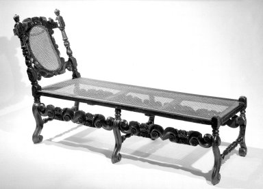  <em>Daybed</em>, ca. 1690. Walnut, Overall heignt: 39 in. (99.1 cm). Brooklyn Museum, Gift of Horace G. Richter, 59.56. Creative Commons-BY (Photo: Brooklyn Museum, 59.56_bw.jpg)