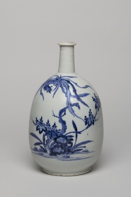  <em>Bottle with Decoration of a Phoenix</em>, late 17th century. Porcelain, 9 1/4 x 3 5/8 in. (23.5 x 9.2 cm). Brooklyn Museum, Carll H. de Silver Fund, 60.13. Creative Commons-BY (Photo: Brooklyn Museum, 60.13_overall_PS20.jpg)