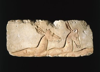  <em>Antelopes</em>, ca. 1352–1336 B.C.E. Limestone, pigment, 20 11/16 x 8 7/8 in. (52.5 x 22.5 cm). Brooklyn Museum, Charles Edwin Wilbour Fund, 60.197.5. Creative Commons-BY (Photo: Brooklyn Museum, 60.197.5_SL1.jpg)