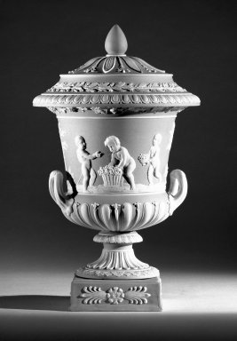  <em>Urn</em>. Jasper, agate, and other ware Brooklyn Museum, Gift of Emily Winthrop Miles, 60.198.11. Creative Commons-BY (Photo: Brooklyn Museum, 60.198.11_bw.jpg)