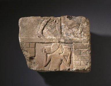  <em>Building Scene</em>, ca. 1352-1347 B.C.E. Limestone, pigment, 8 3/8 x 10 5/8 x 1 7/16 in. (21.2 x 27 x 3.6 cm). Brooklyn Museum, Charles Edwin Wilbour Fund, 61.195.1. Creative Commons-BY (Photo: Brooklyn Museum, 61.195.1_SL1.jpg)