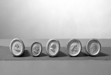 John Turner (1756-1786). <em>Oval Portrait Mold</em>. Ceramic Brooklyn Museum, Gift of Emily Winthrop Miles, 61.199.48a. Creative Commons-BY (Photo: , 61.199.48a-e_acetate_bw.jpg)