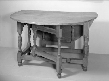American. <em>Gate-Leg Table</em>, ca. 1700. Walnut, Height: 29 1/4 in. (74.3 cm). Brooklyn Museum, Purchased with funds given by anonymous donors, 61.202. Creative Commons-BY (Photo: Brooklyn Museum, 61.202_acetate_bw.jpg)