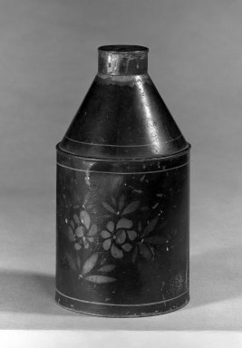  <em>Tea Caddy</em>. Tole Brooklyn Museum, Gift of Mrs. Bergen Glover, 61.51.7. Creative Commons-BY (Photo: Brooklyn Museum, 61.51.7_acetate_bw.jpg)