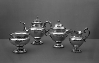 Garrett Eoff (1779–1845). <em>Teapot from Tea Set</em>. Silver Brooklyn Museum, Bequest of Dorothy J. Kerby, 61.82.4. Creative Commons-BY (Photo: , 61.82.1-4_acetate_bw.jpg)