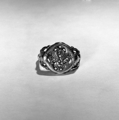  <em>Man's Ring</em>. Gold Brooklyn Museum, Gift of Charles K. Wilkinson, 62.179. Creative Commons-BY (Photo: Brooklyn Museum, 62.179_acetate_bw.jpg)