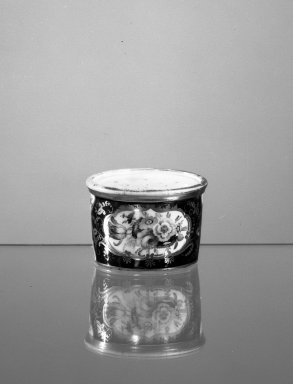 Davenport (Staffordshire, England). <em>Pounce Pot</em>. Porcelain, 1 5/8 x 2 3/8 in. (4.1 x 6 cm). Brooklyn Museum, Gift of H. Randolph Lever in memory of Mary E. Lever, 62.78.15. Creative Commons-BY (Photo: Brooklyn Museum, 62.78.15_acetate_bw.jpg)