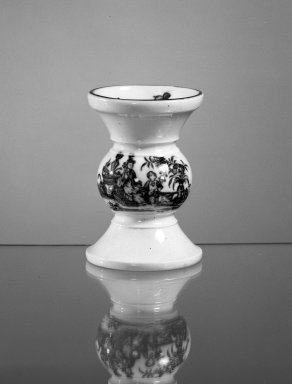Caughley. <em>Pounce Pot</em>, ca. 1760. Porcelain, 2 3/4 x 2 5/8 in. (7 x 6.7 cm). Brooklyn Museum, Gift of H. Randolph Lever in memory of Mary E. Lever, 62.78.7. Creative Commons-BY (Photo: Brooklyn Museum, 62.78.7_acetate_bw.jpg)