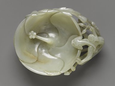  <em>Carved white jade leaf for bowl and stand</em>, 18th-19th century. Jade, hardwood, 18.6 cm. Brooklyn Museum, Gift of Mrs. Walter N. Rothschild, 63.6.66. Creative Commons-BY (Photo: Brooklyn Museum, 63.6.66_top_PS4.jpg)