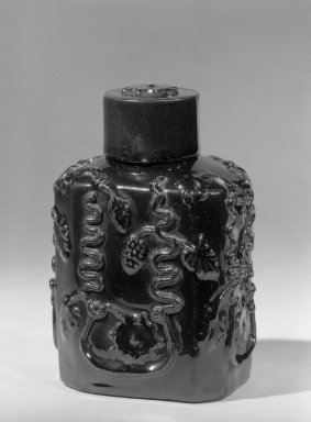  <em>Teacaddy</em>. Glaze Brooklyn Museum, Gift of the Estate of Emily Winthrop Miles, 64.195.37. Creative Commons-BY (Photo: Brooklyn Museum, 64.195.37_acetate_bw.jpg)