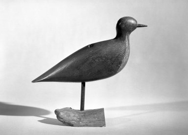  <em>Decoy - Shore Bird (Plover)</em>, ca. 1875. Painted wood probably white pine, Bird: 5 1/2 x 2 in. (14 x 5.1 cm). Brooklyn Museum, H. Randolph Lever Fund, 66.73.1. Creative Commons-BY (Photo: Brooklyn Museum, 66.73.1_acetate_bw.jpg)