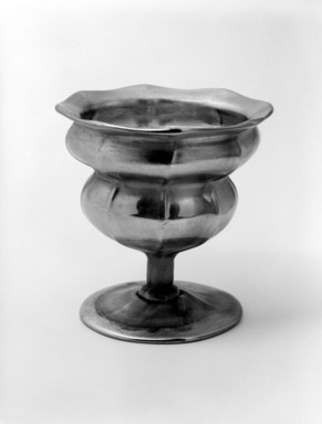 Tiffany Studios (1902-1932). <em>Fruit Cup</em>, ca. 1906-1912. Opalescent glass, 3 5/8 x 3 3/4 x 3 3/4 in. (9.2 x 9.5 x 9.5 cm). Brooklyn Museum, Bequest of Laura L. Barnes, 67.120.112. Creative Commons-BY (Photo: Brooklyn Museum, 67.120.112_bw.jpg)